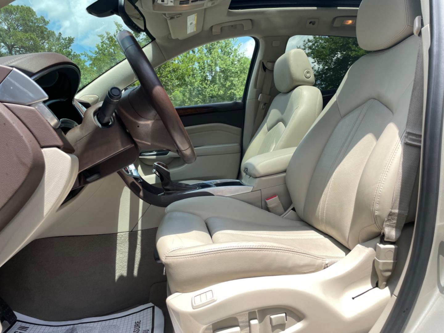 2016 SILVER CADILLAC SRX LUXURY COLLECTION (3GYFNEE33GS) with an 3.6L engine, Automatic transmission, located at 5103 Dorchester Rd., Charleston, SC, 29418-5607, (843) 767-1122, 36.245171, -115.228050 - Photo#21